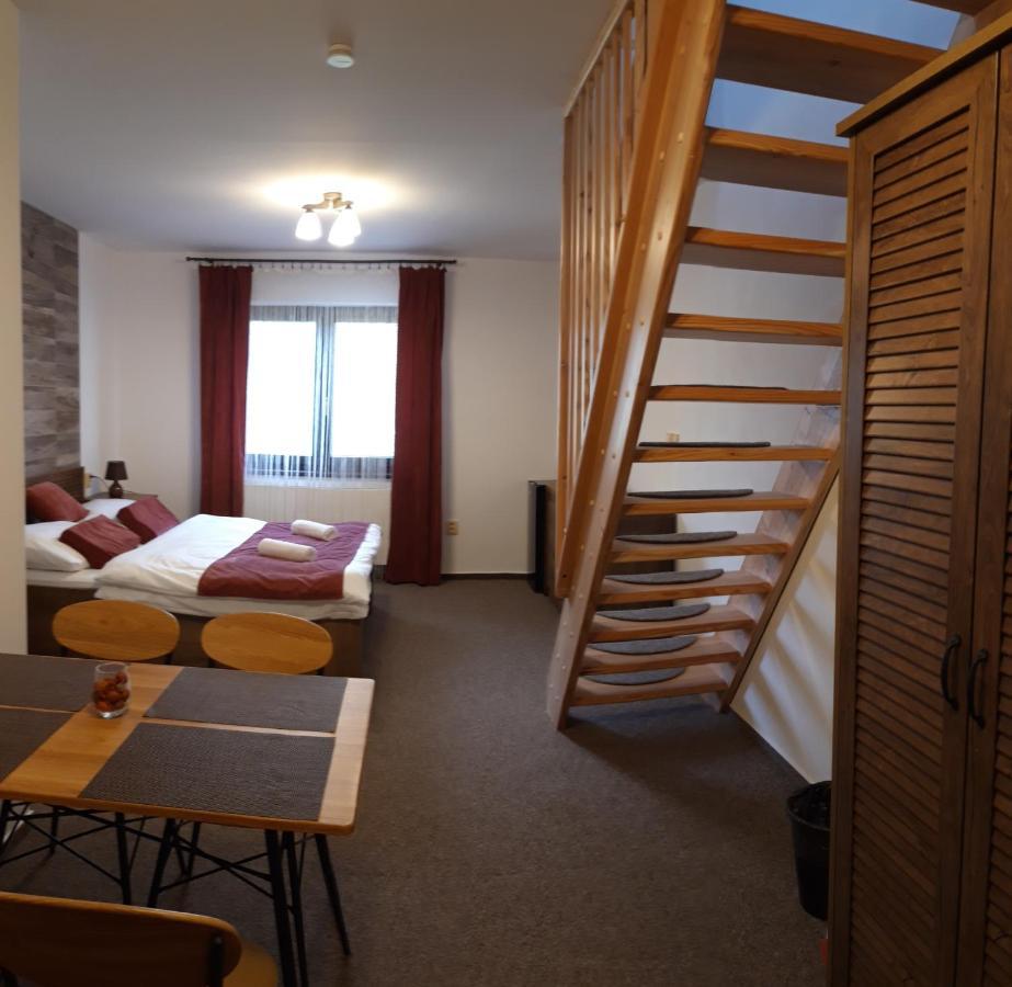 Rodinny Pension U Soudku Rudník Exteriör bild