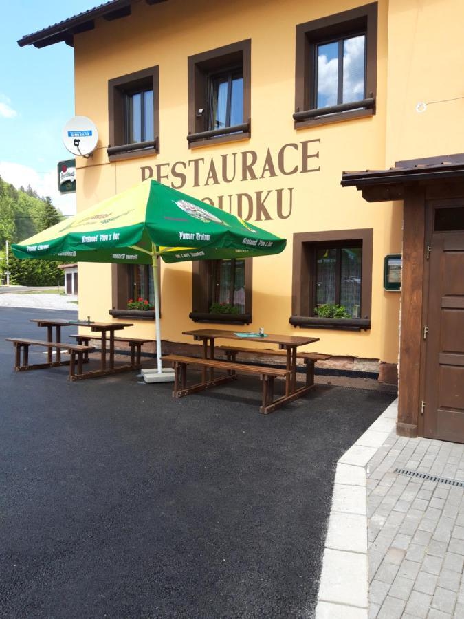 Rodinny Pension U Soudku Rudník Exteriör bild